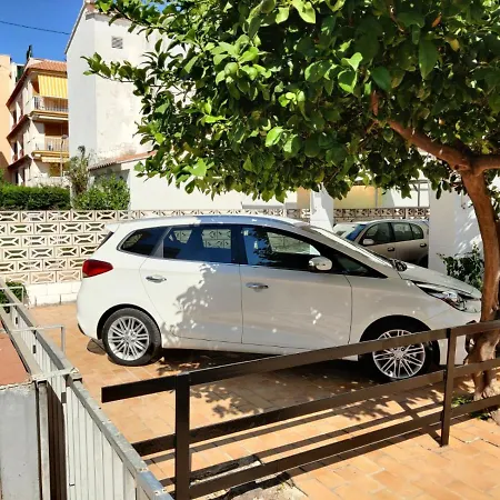 Casa Chalet Independiente En Calle Privada