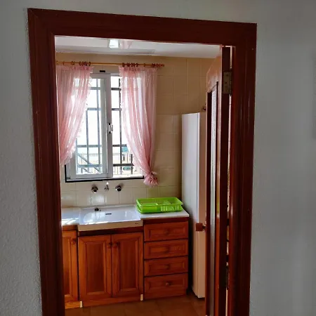 Casa Chalet Independiente En Calle Privada *